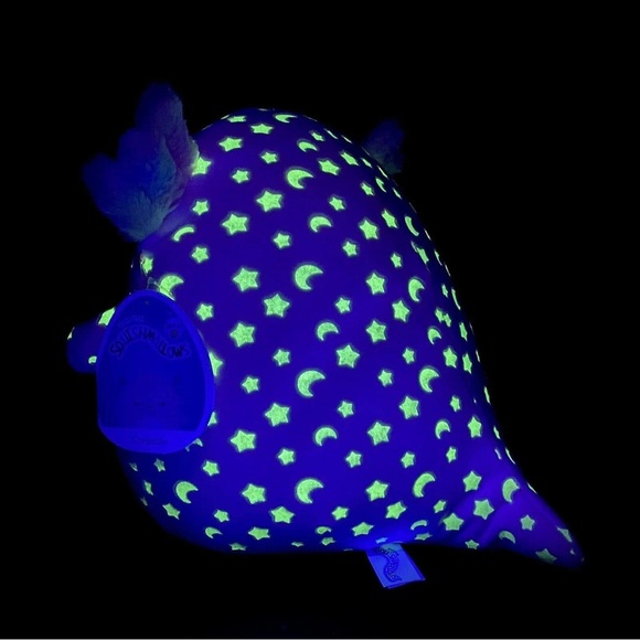 Squishmallows Pink Axolotl Plush
Glow in the dark - Picture 2 of 8